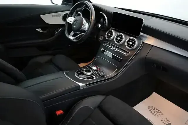Gebraucht Mercedes C220 AMG line 194 PS (142 kW) 2022 Schwarz Coupé