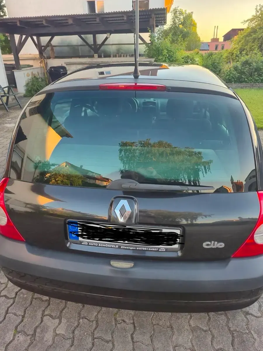 Gebraucht Renault Clio II 75 PS (55 kW) 2002 Schwarz Kleinwagen