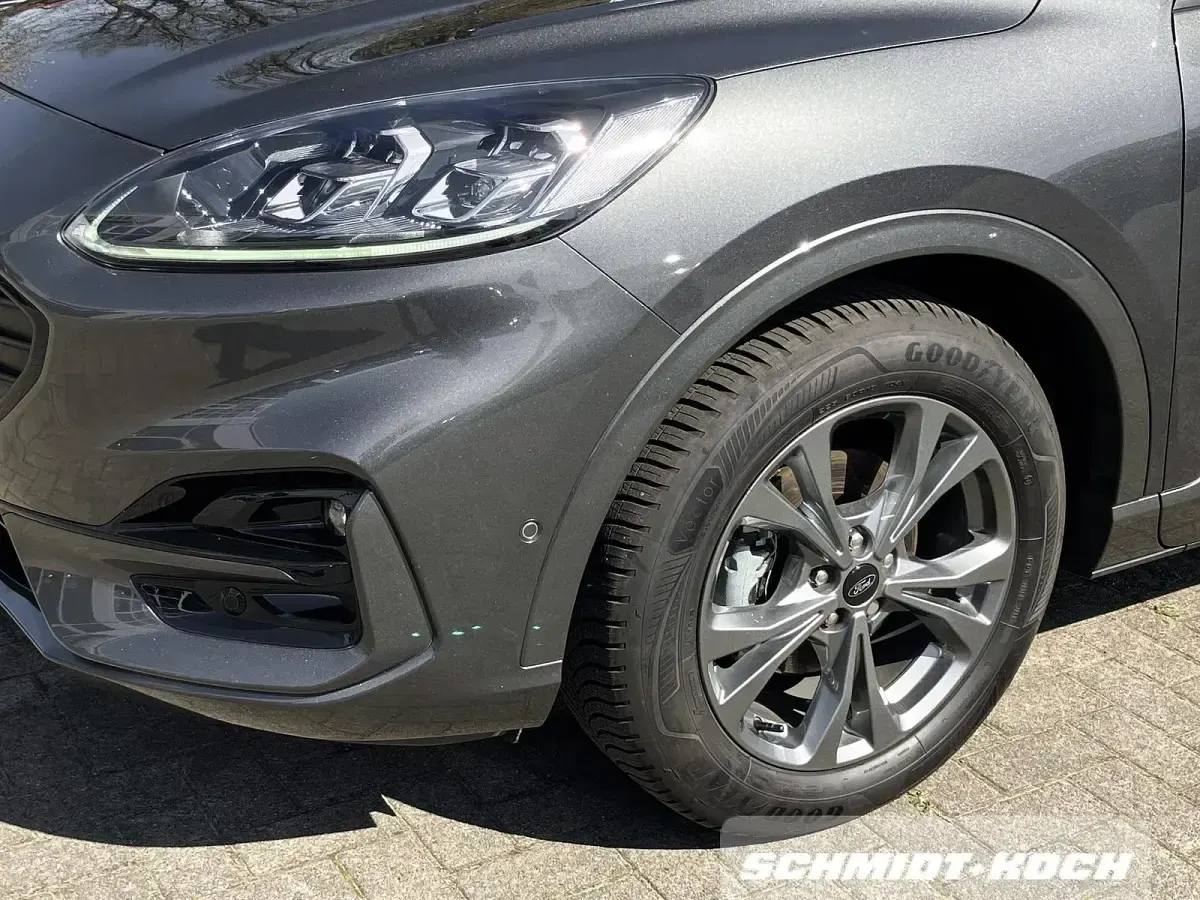 Gebraucht Ford Kuga ST-Line X 152 PS (111 kW) 2023 Magneticgrau (grau) SUV