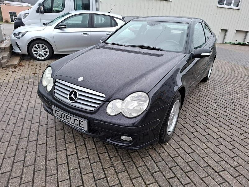 Blau Gebraucht 2006 Mercedes C180 Coupé | 2.999 € (Fairer Preis) - Bild 1/4