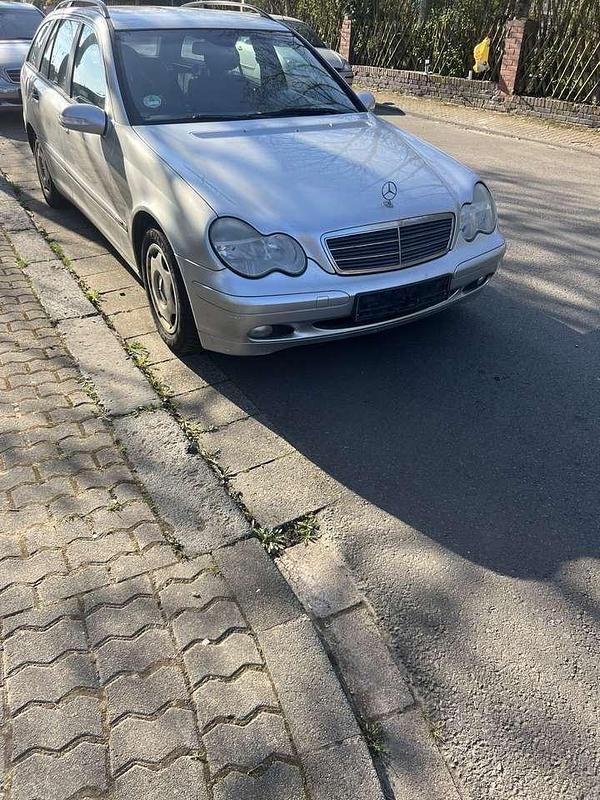 Gebraucht Mercedes C200 Classic 122 PS (89 kW) 2003 Silber Kombi