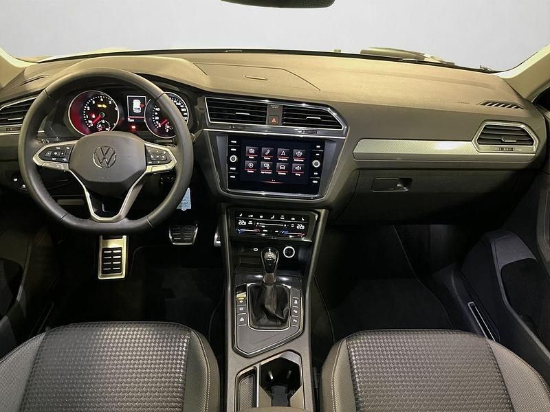 Gebraucht VW Tiguan Active 150 PS (110 kW) 2021 Deep black perleffekt (metallic) SUV