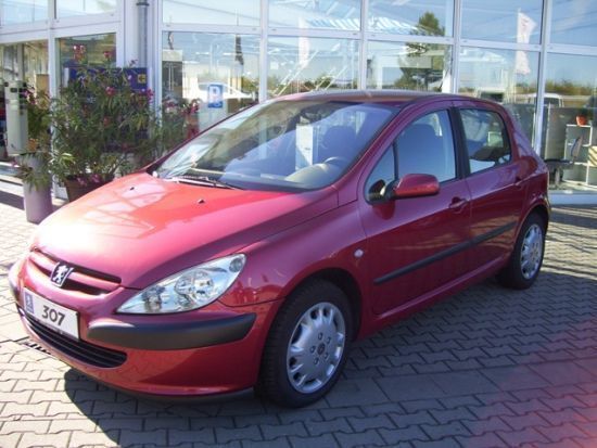 Gebraucht Peugeot 307 Tendance 107 PS (78 kW) 2002 Rot metallic Limousine