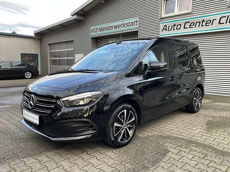 Gebraucht Mercedes 180 116 PS (85 kW) 2022 Schwarz Limousine