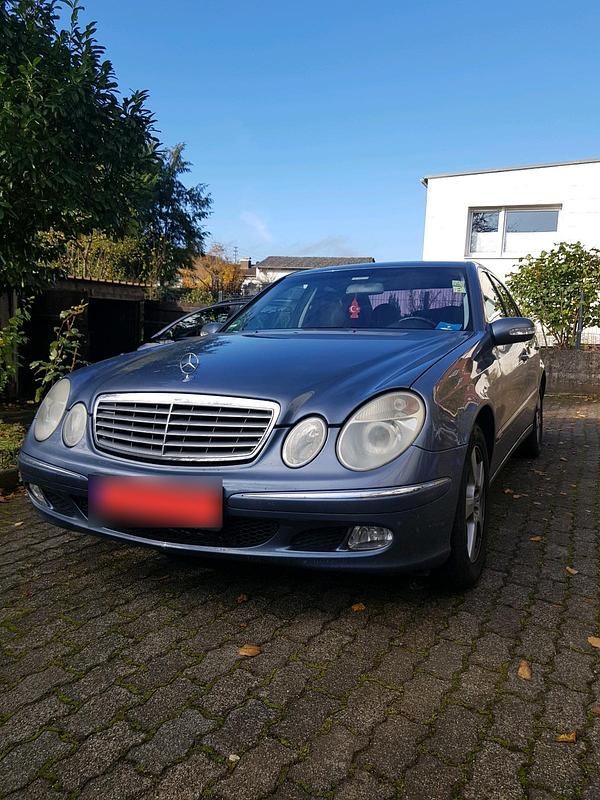 Gebraucht Mercedes E220 150 PS (110 kW) 2004 Blau Limousine