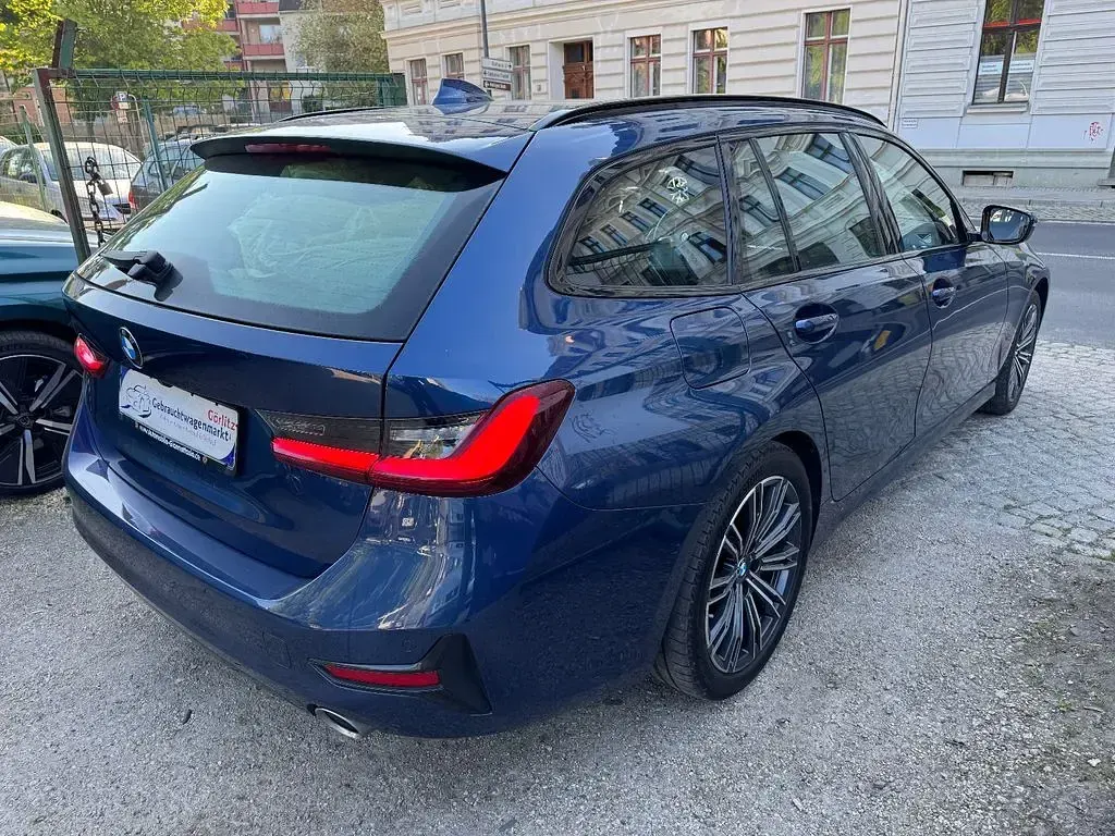 Gebraucht BMW 320 Sport Line 190 PS (139 kW) 2022 Blau Kombi