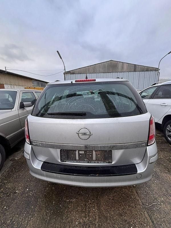 Gebraucht Opel Astra Edition 116 PS (85 kW) 2007 Silber Kombi