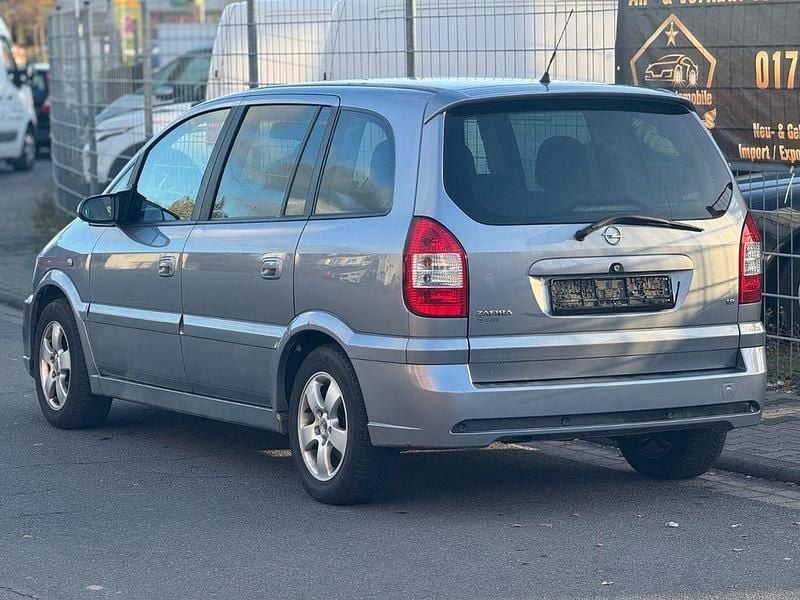 Gebraucht Opel Zafira Basis 125 PS (91 kW) 2004 Grau Van / Kleinbus