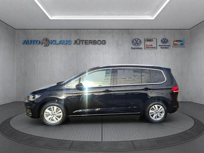 Gebraucht VW Touran Highline 150 PS (110 kW) 2023 Schwarz Van / Kleinbus