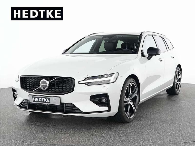 Weiß Gebraucht 2025 Volvo V60 Plus Kombi | 47.880 € (Teuer) - Bild 1/4