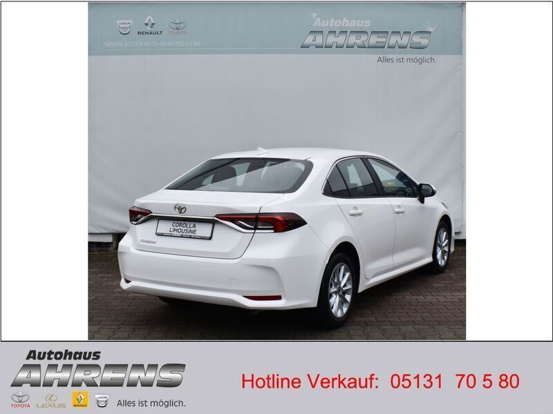 Gebraucht Toyota Corolla Comfort 132 PS (97 kW) 2021 Schneeweiß Limousine