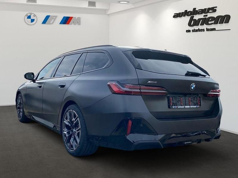 Gebraucht BMW 540 M Sport 286 PS (210 kW) 2025 Frozen deep grey metallic Kombi