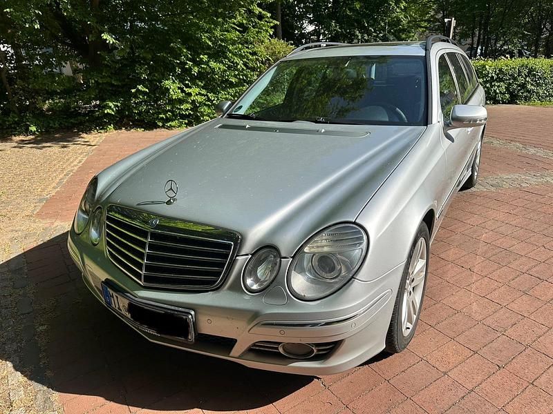 Silber Gebraucht 2007 Mercedes E280 Avantgarde Kombi | 4.250 € (Etwas zu teuer) - Bild 1/4