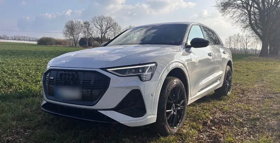 Gebraucht Audi e-tron S-Line 230 kW (313 PS) 2021 Weiß SUV