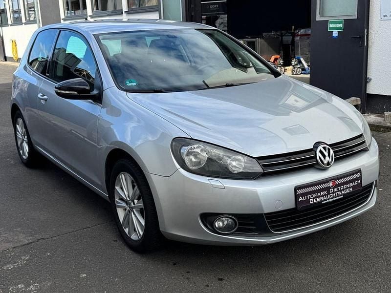 Silber Gebraucht 2011 VW Golf VI Style Limousine | 4.680 € (Guter Preis) - Bild 1/3