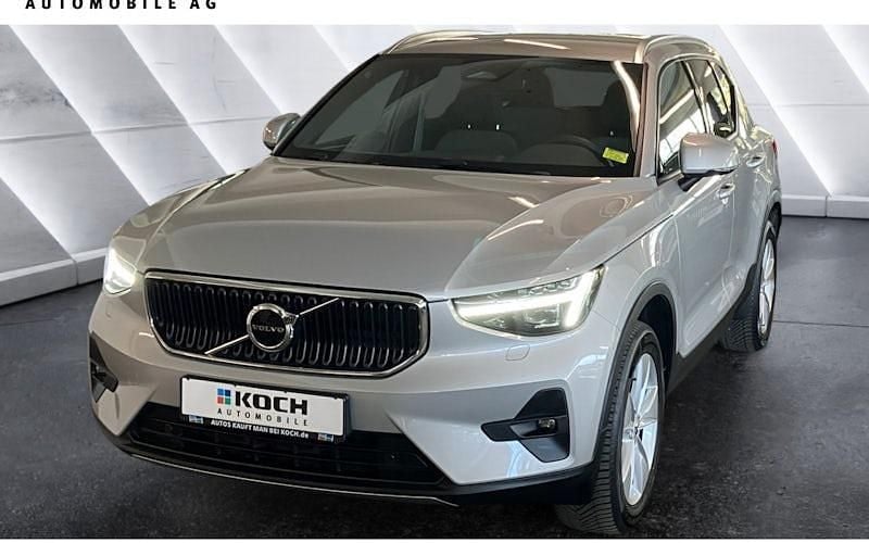 Grau Gebraucht 2024 Volvo XC40 Core SUV | 35.890 € (Fairer Preis) - Bild 1/4
