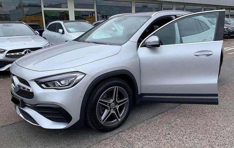 Gebraucht Mercedes GLA250 AMG line 224 PS (164 kW) 2021 Grau SUV