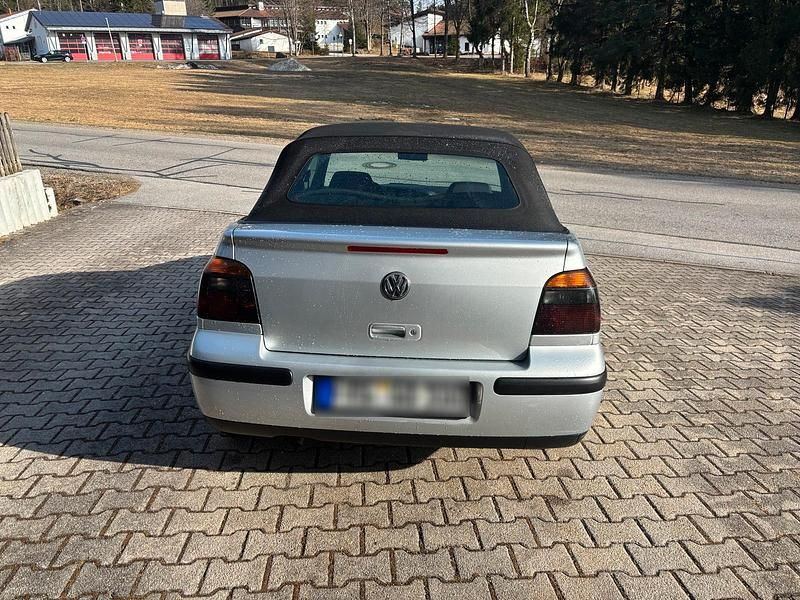 Gebraucht VW Golf 115 PS (84 kW) 2003 Silber Cabrio