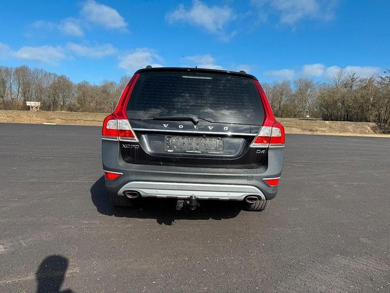 Gebraucht Volvo XC70 Summum 181 PS (133 kW) 2016 Schwarz Kombi