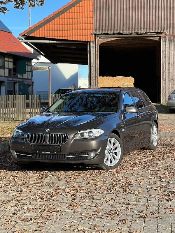 Braun Gebraucht 2011 BMW 520 Kombi | 6.000 € (Superpreis) - Bild 1/4
