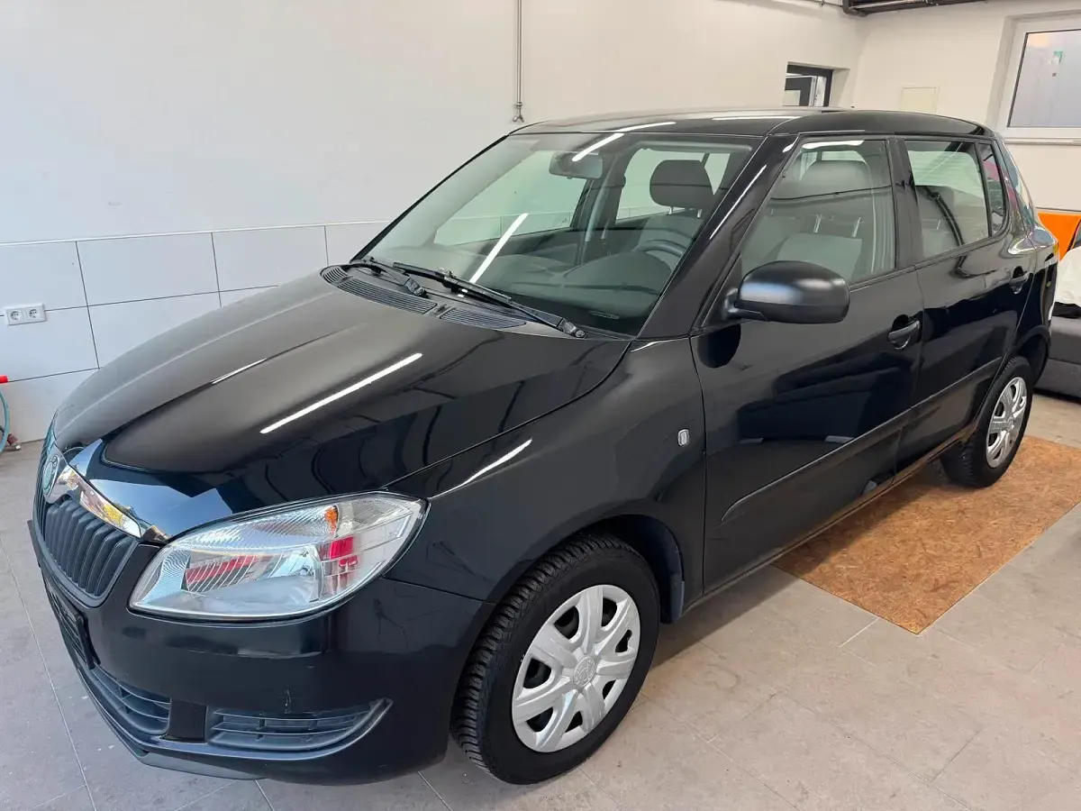 Gebraucht Skoda Fabia 60 PS (44 kW) 2011 Schwarz Kleinwagen