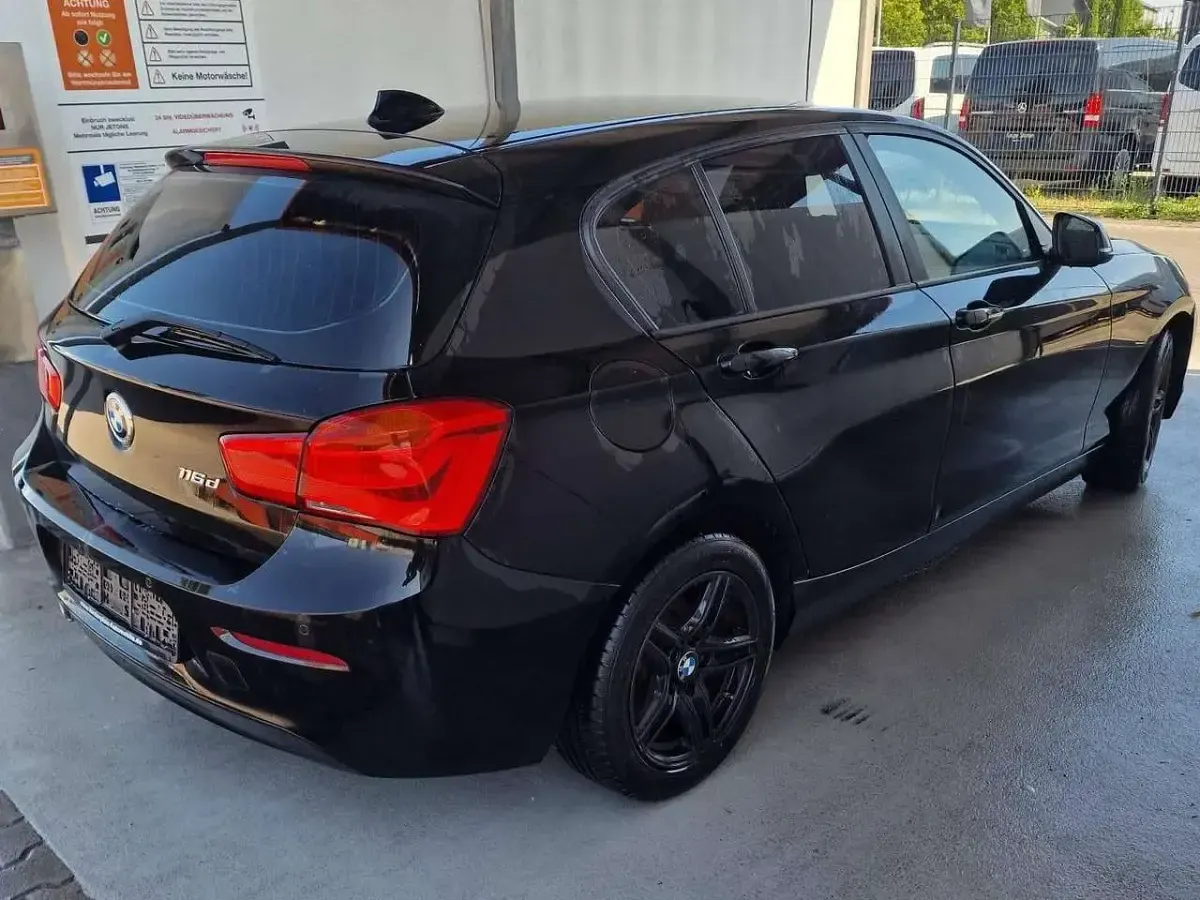 Gebraucht BMW 116 Advantage 116 PS (85 kW) 2016 Schwarz Kleinwagen