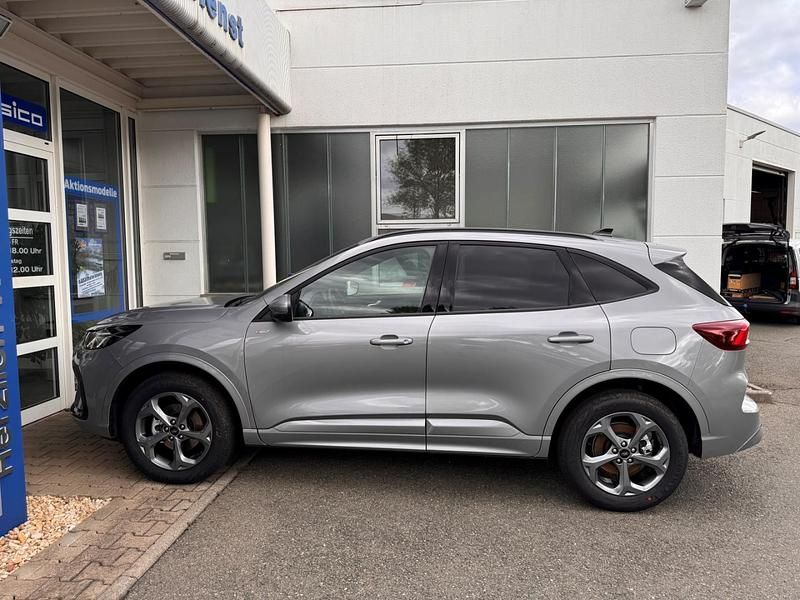 Gebraucht Ford Kuga ST-Line 182 PS (133 kW) 2024 Solarsilber SUV