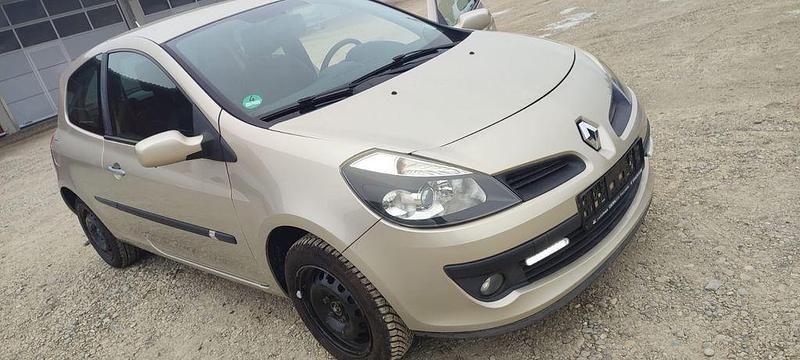 Gebraucht Renault Clio II Authentique 75 PS (55 kW) 2006 Beige Limousine