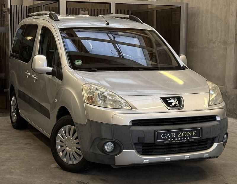 Gebraucht Peugeot TePee 92 PS (67 kW) 2012 Grau Kombi