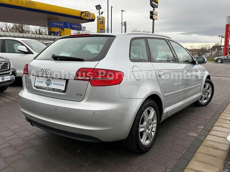 Używany Audi A3 Attraction 90 KM (66 kW) 2012 Srebrny Hatchback