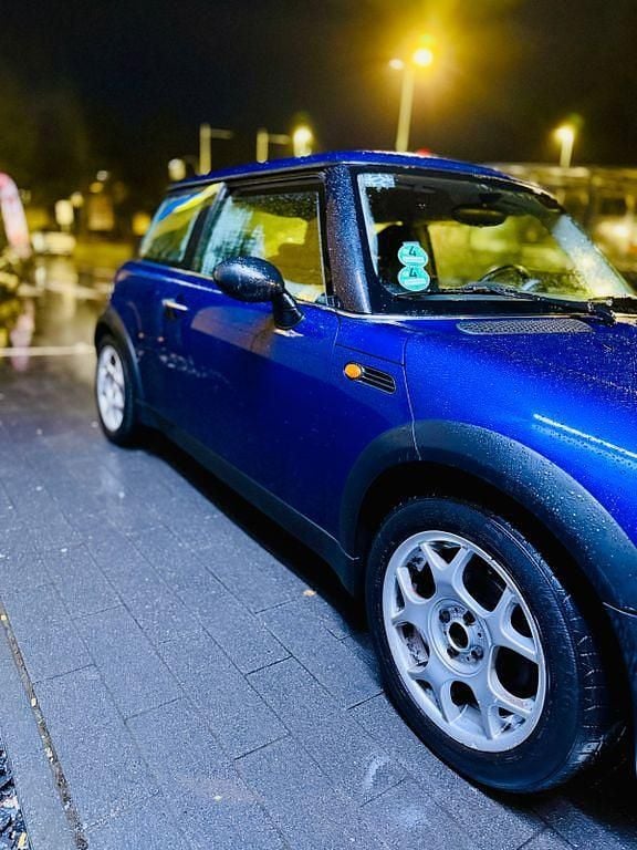 Gebraucht Mini ONE 90 PS (66 kW) 2002 Blau Kleinwagen