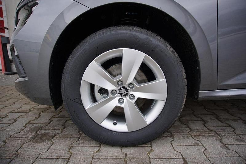 Neu Skoda Kamiq Selection 116 PS (85 kW) 2025 Graphitegrau metallic SUV