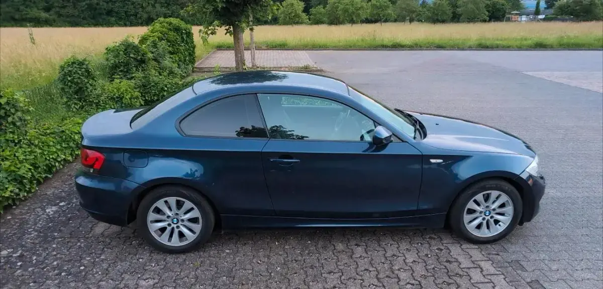 Gebraucht BMW 118 Coupé Sport Line 143 PS (105 kW) 2012 Blau Coupé