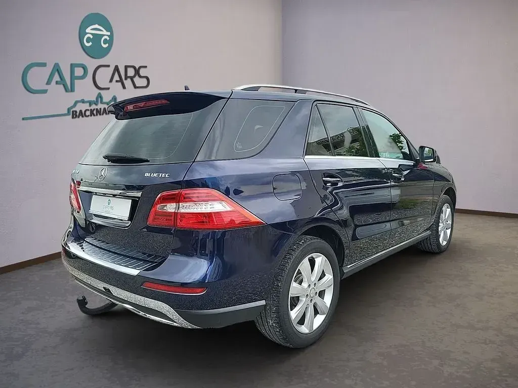 Gebraucht Mercedes ML350 258 PS (189 kW) 2013 Blau SUV
