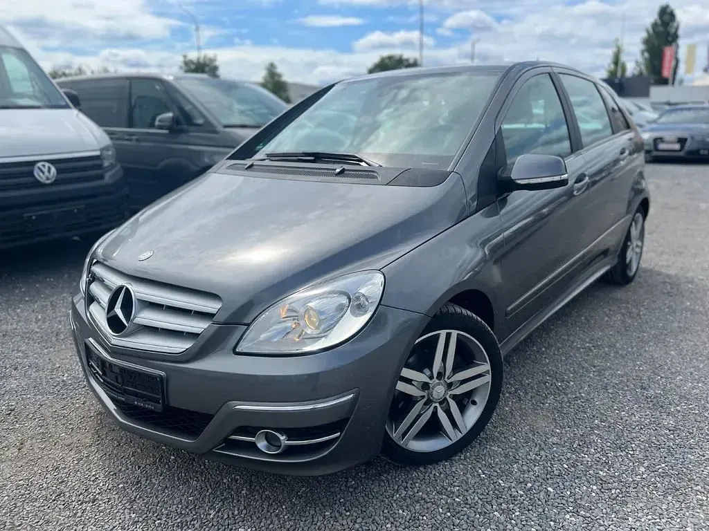 Gebraucht Mercedes B200 140 PS (102 kW) 2011 Grau Kleinwagen