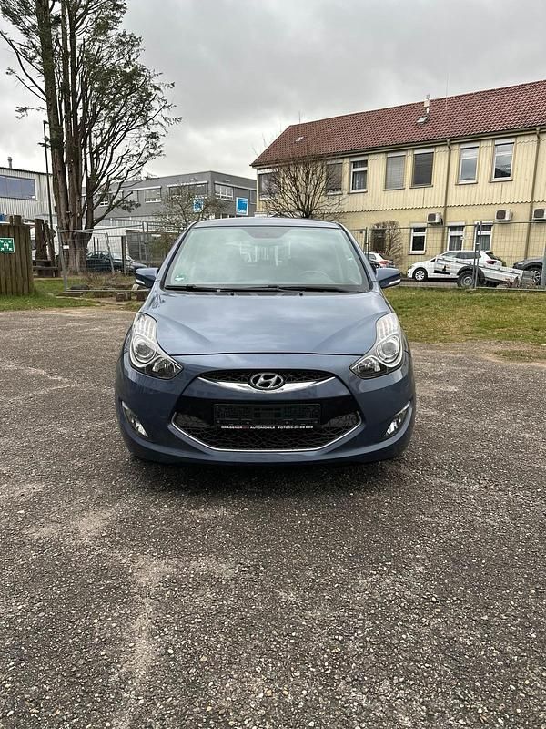 Gebraucht Hyundai ix20 125 PS (91 kW) 2011 Blau Kleinwagen