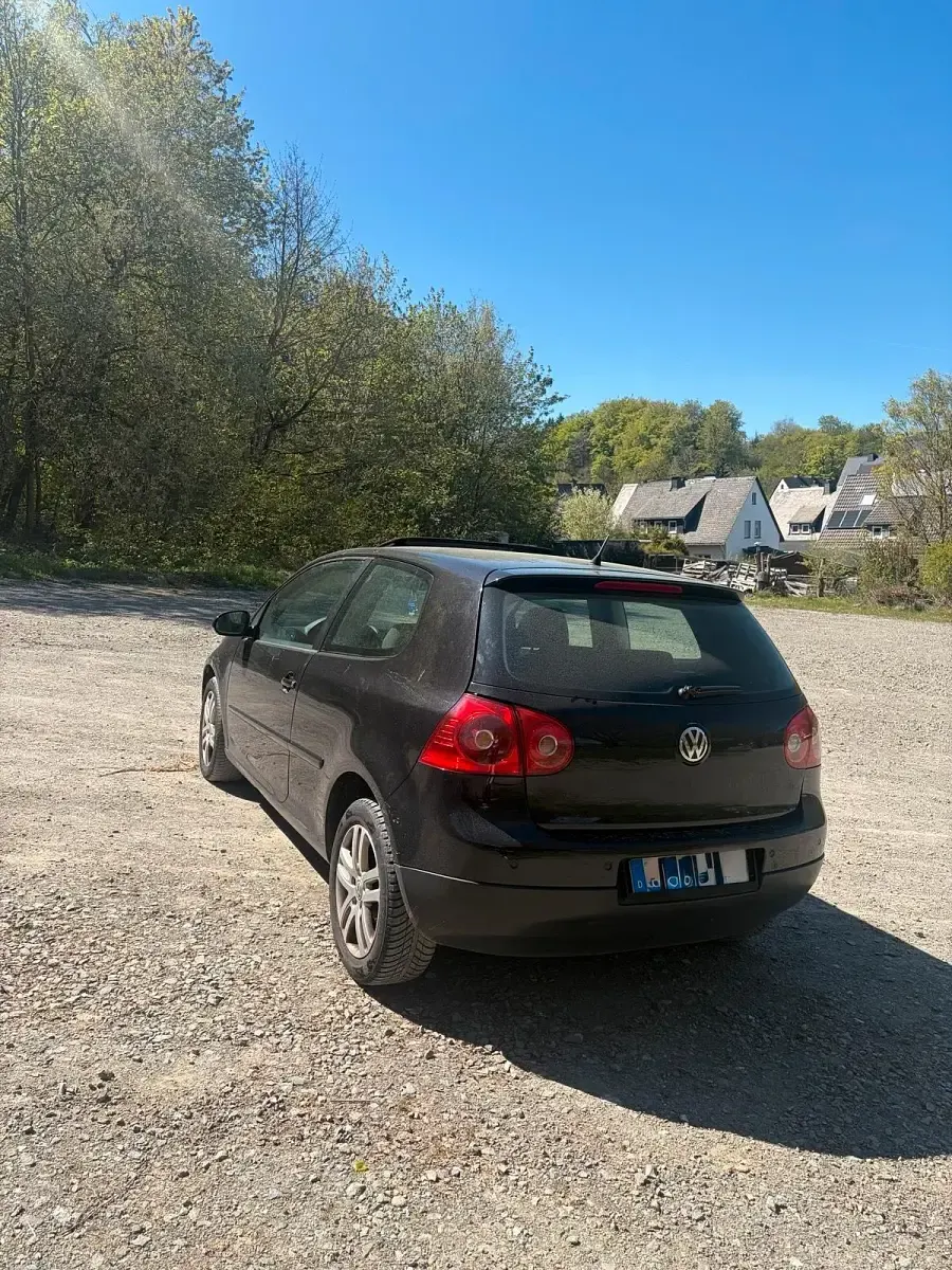 Gebraucht VW Golf V 102 PS (75 kW) 2006 Schwarz Kleinwagen