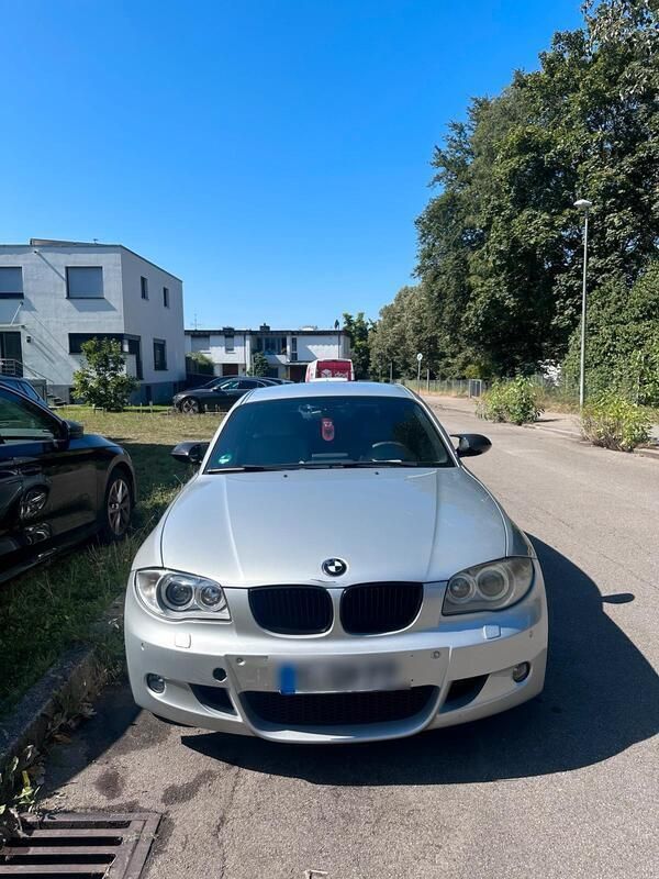 Silber Gebraucht 2006 BMW 120 Sport Line Kleinwagen | 2.998 € (Fairer Preis) - Bild 1/4