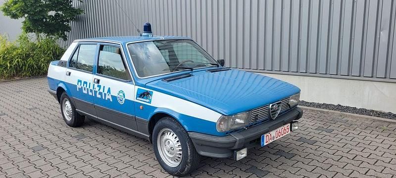 Blau Gebraucht 1982 Alfa Romeo Giulietta Kleinwagen | 13.800 € - Bild 1/4
