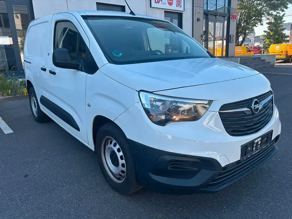 Gebraucht Opel Combo 102 PS (75 kW) 2020 Weiß Van / Kleinbus