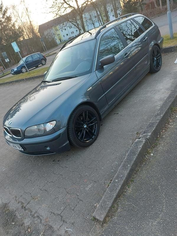 Grau Gebraucht 2025 BMW 325 Kombi | 3.300 € - Bild 1/4