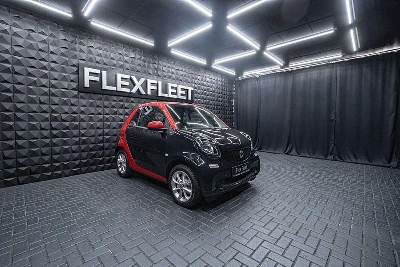 Cbsfarbe schwarz Gebraucht 2018 Smart ForTwo Cabrio Passion Cabrio | 12.990 € (Guter Preis) - Bild 1/4
