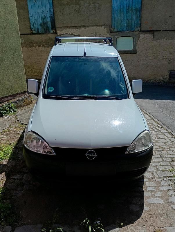 Używany Opel Combo 55 KM (40 kW) 2010 Biały Minivan