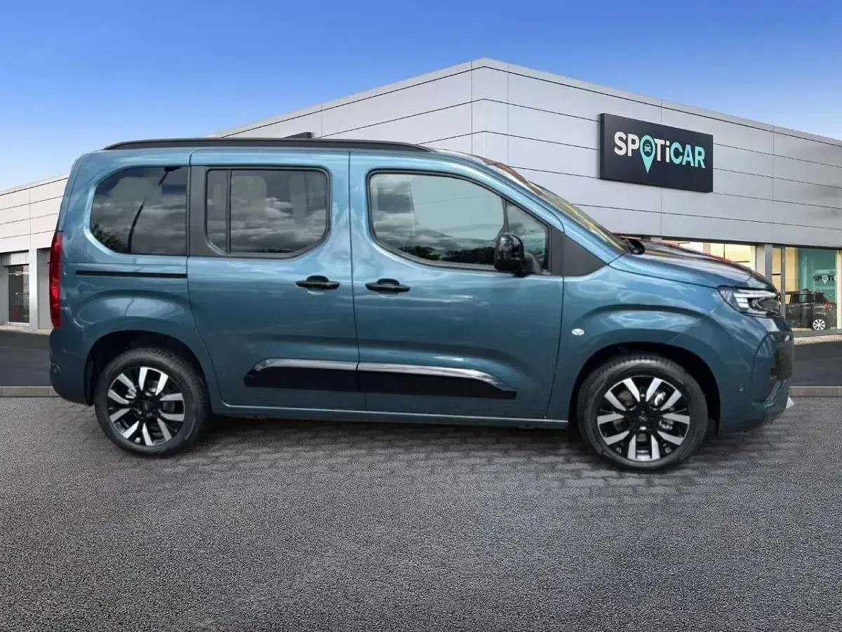 Neu Opel Combo 131 PS (96 kW) 2026 Kiama blau Van / Kleinbus