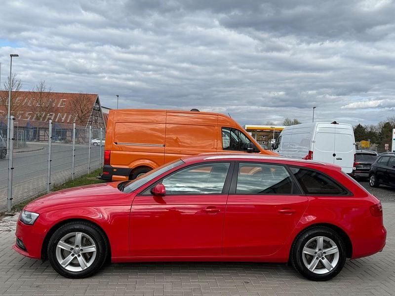 Gebraucht Audi A4 Attraction 150 PS (110 kW) 2013 Rot Kombi