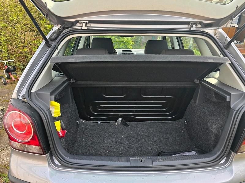 Gebraucht VW Polo 60 PS (44 kW) 2009 Grau Kleinwagen