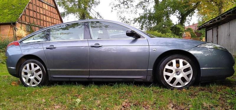 Grau Gebraucht 2006 Citroën C6 Limousine | 15.000 € (Etwas zu teuer) - Bild 1/4