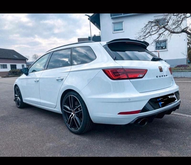 Weiß Gebraucht 2019 Cupra Leon Kombi | 29.999 € (Guter Preis) - Bild 1/4