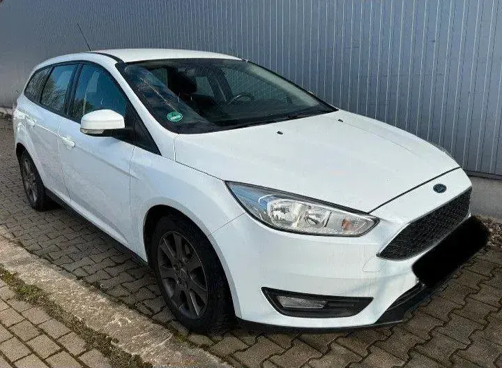 Używany Ford Focus 120 KM (88 kW) 2015 Biały Kombi