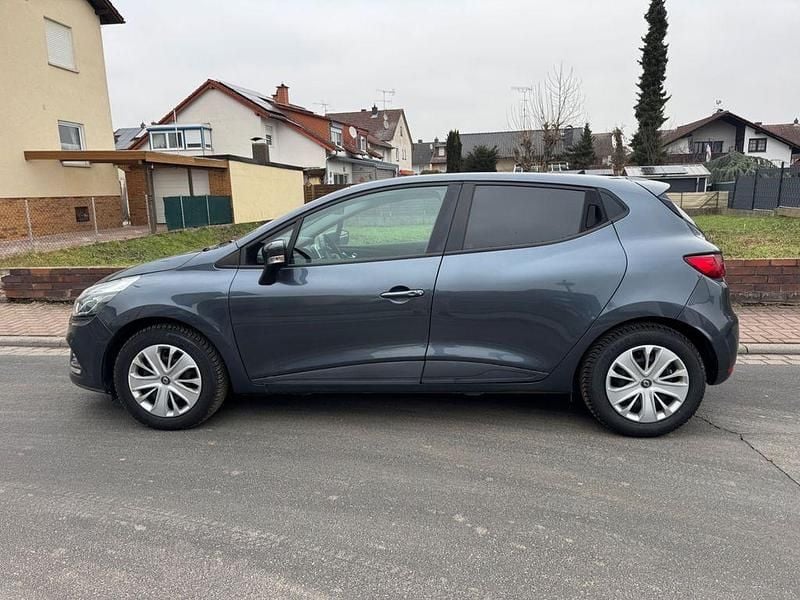 Grau Gebraucht 2017 Renault Clio IV Kleinwagen | 7.999 € (Guter Preis) - Bild 1/4
